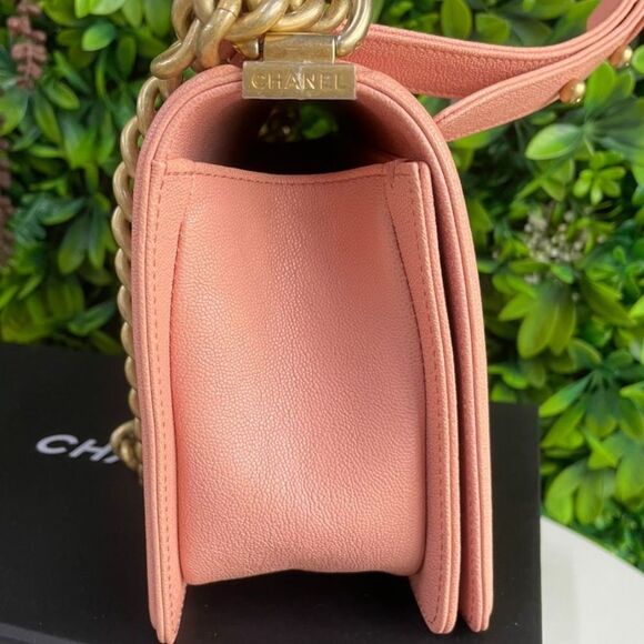NIB 100% authentic chanel Le boy old medium in pink peach caviar - Picture 2 of 8